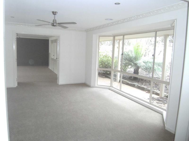 35 Bayard Drive, Pakenham Upper VIC 3810