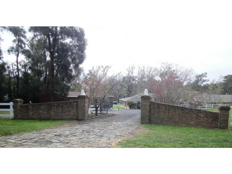 35 Bayard Drive, Pakenham Upper VIC 3810