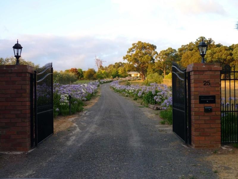 25 Baroona Road, Gladysdale VIC 3797