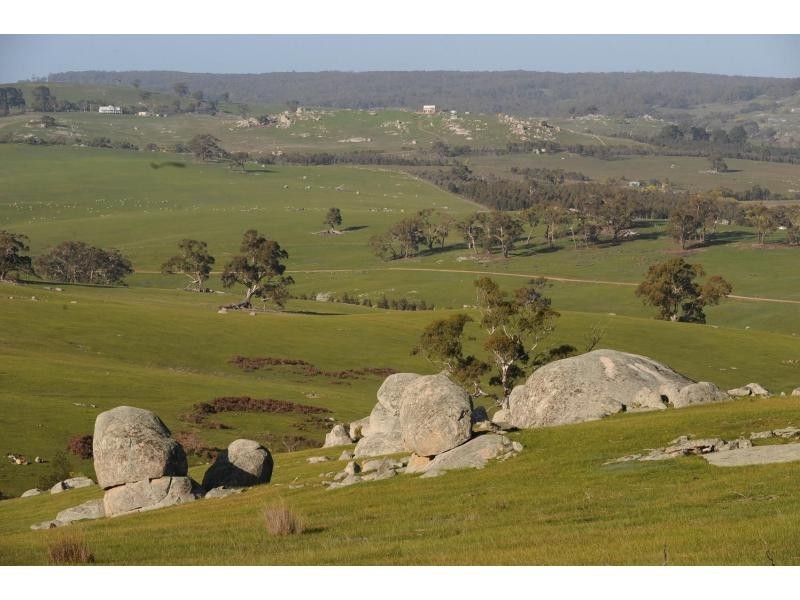 26 Zig Zag Road, Nulla Vale VIC 3435