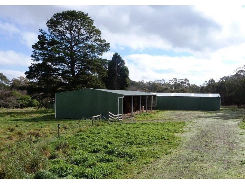 285 Gum’s Road, Caveat VIC 3660