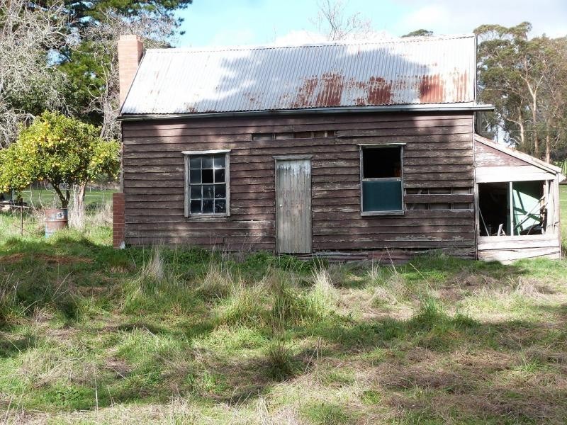 285 Gum’s Road, Caveat VIC 3660