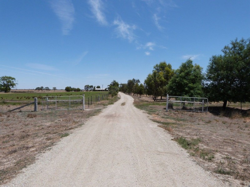 400 Murphy’s Lake Road, Kerang VIC 3579