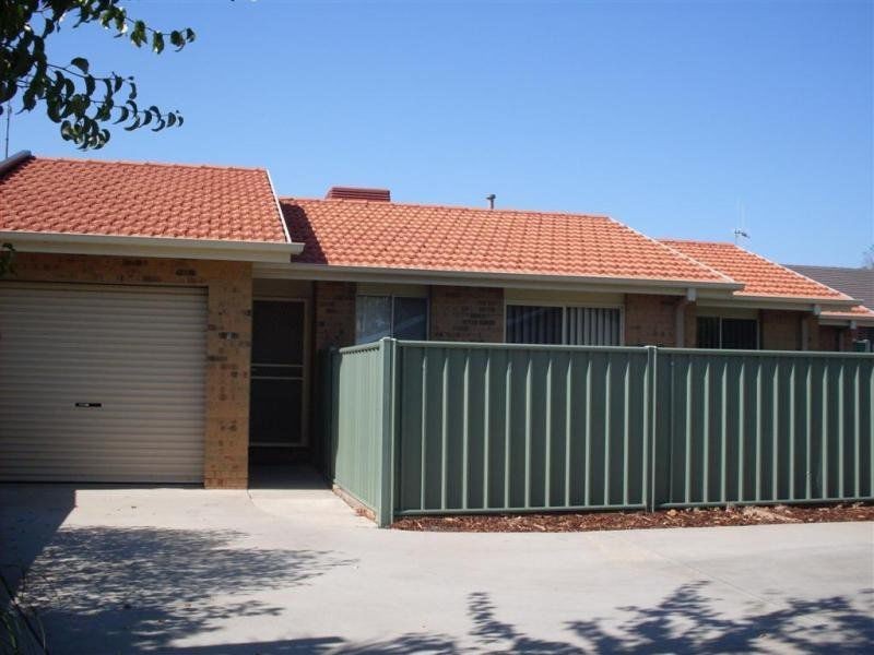 Villa 8/20 Glencoe Street, Kennington VIC 3550