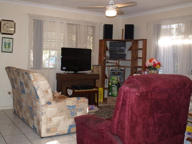 32 School Street, Mount Chalmers QLD 4702