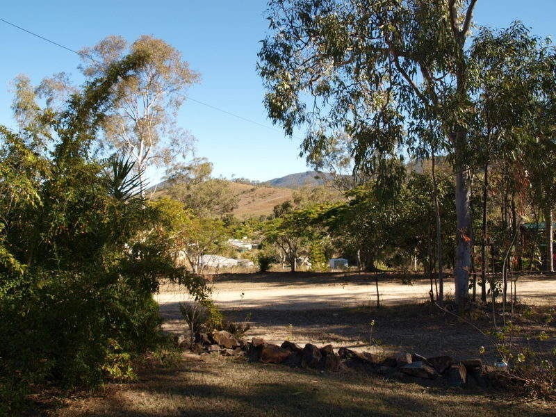 32 School Street, Mount Chalmers QLD 4702