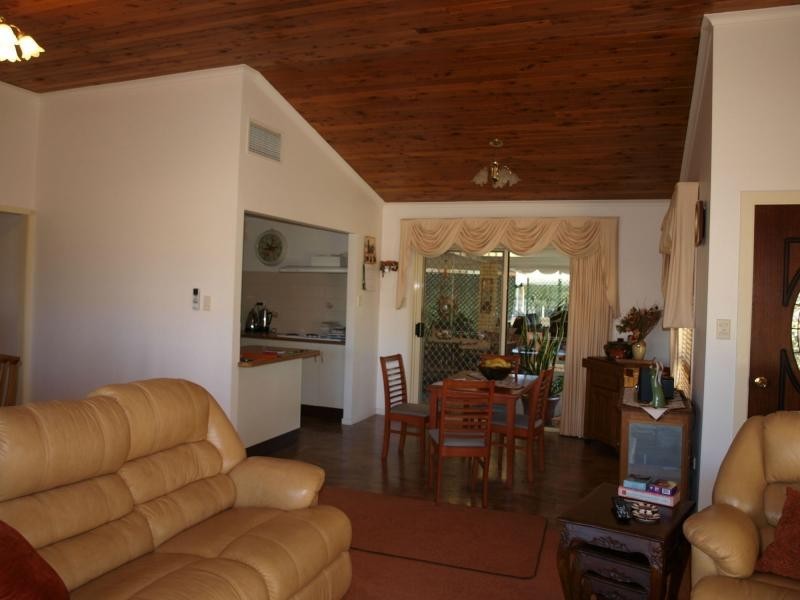 51 Staal Crescent, Emerald QLD 4720