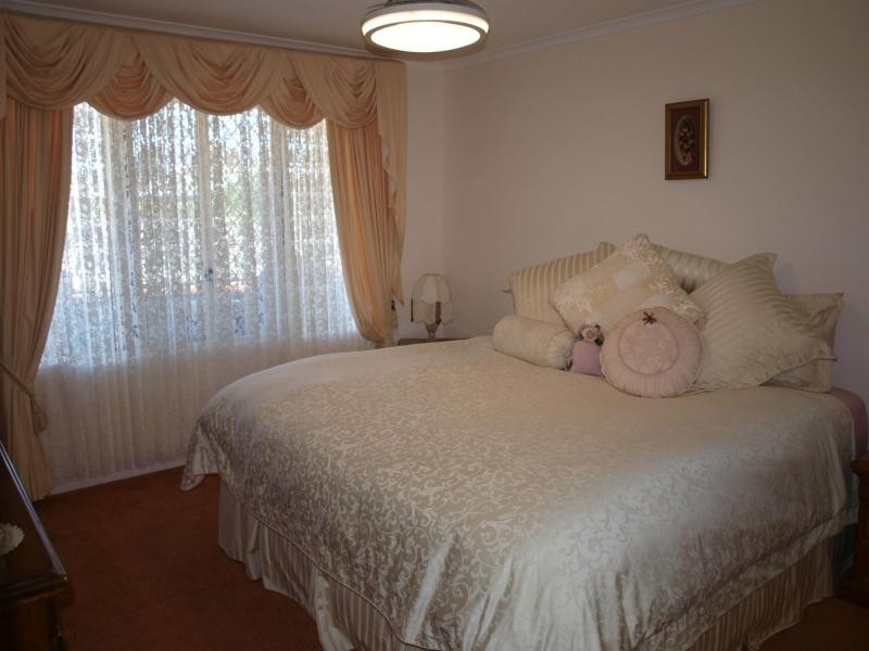 51 Staal Crescent, Emerald QLD 4720