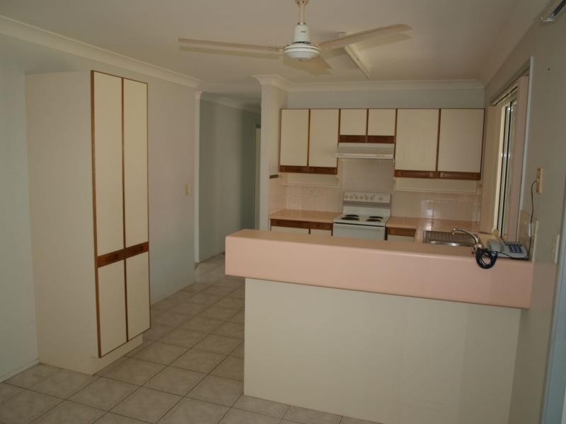 8 Thomas Street, Emu Park QLD 4710
