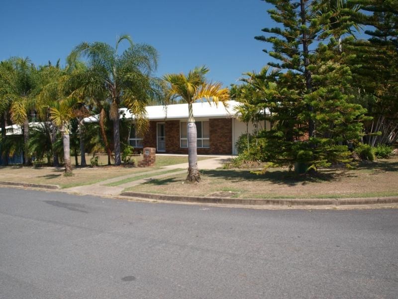 8 Thomas Street, Emu Park QLD 4710