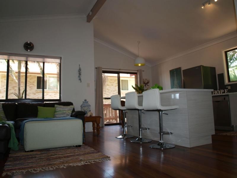 4 Thomas Street, Emu Park QLD 4710