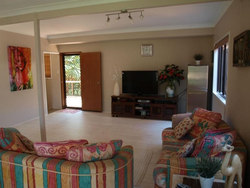4 Thomas Street, Emu Park QLD 4710