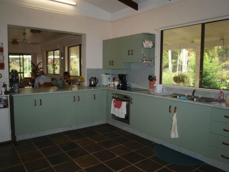 9 Clinton Road, Cawarral QLD 4702