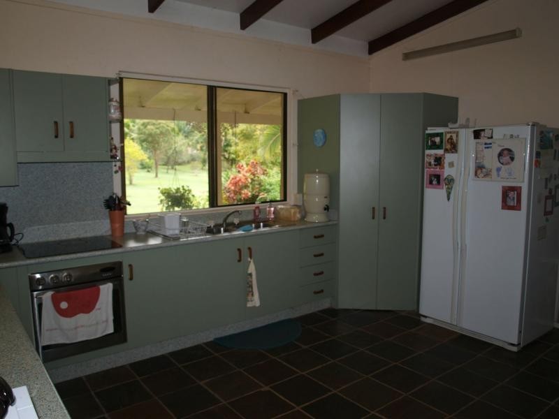 9 Clinton Road, Cawarral QLD 4702