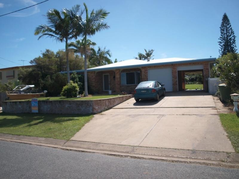 19 Crane Street, Emu Park QLD 4710