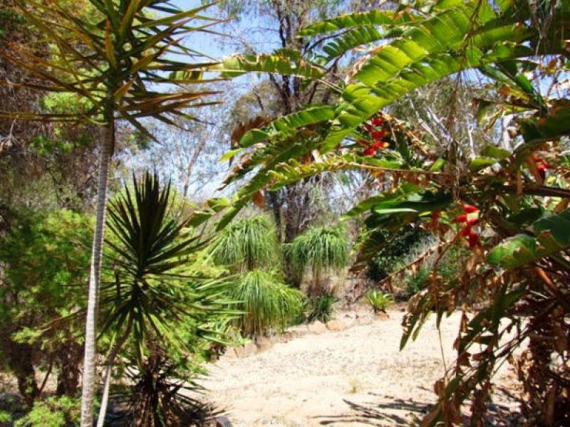 32 Shaw Avenue, Yeppoon QLD 4703