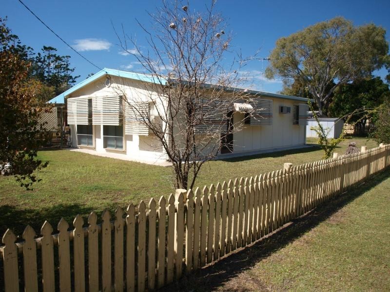 34 Oak Street, Emu Park QLD 4710