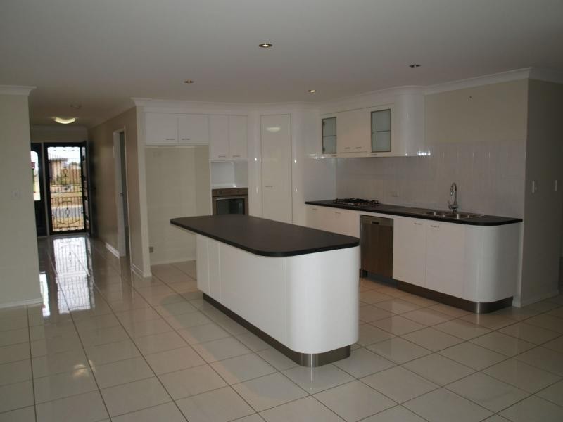 54 Amalfi Drive, Zilzie Bay, Zilzie QLD 4710