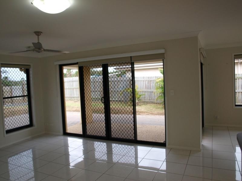 54 Amalfi Drive, Zilzie Bay, Zilzie QLD 4710