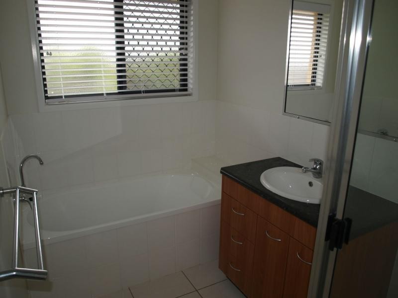 54 Amalfi Drive, Zilzie Bay, Zilzie QLD 4710