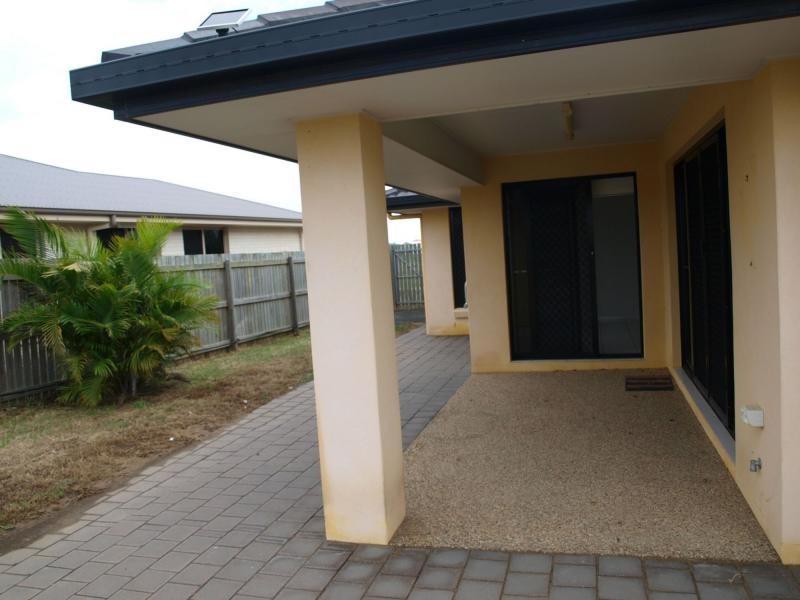 54 Amalfi Drive, Zilzie Bay, Zilzie QLD 4710