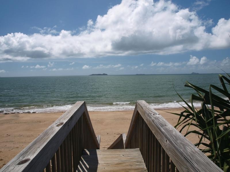 Unit 1/1 Haliotis Avenue, Zilzie, Emu Park QLD 4710
