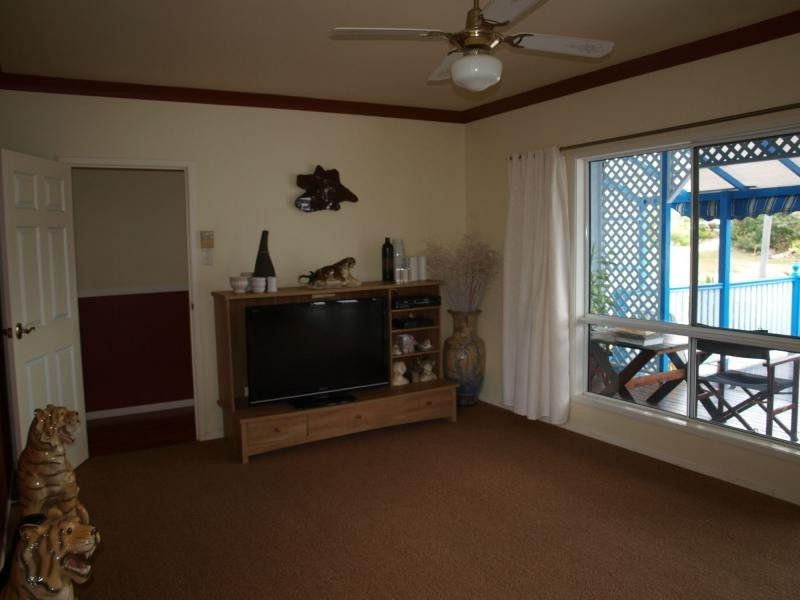 33 Nicholson Street, Emu Park QLD 4710