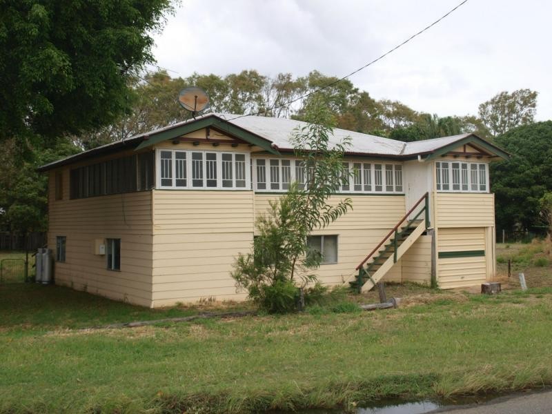 30 Roden Street, Keppel Sands QLD 4702