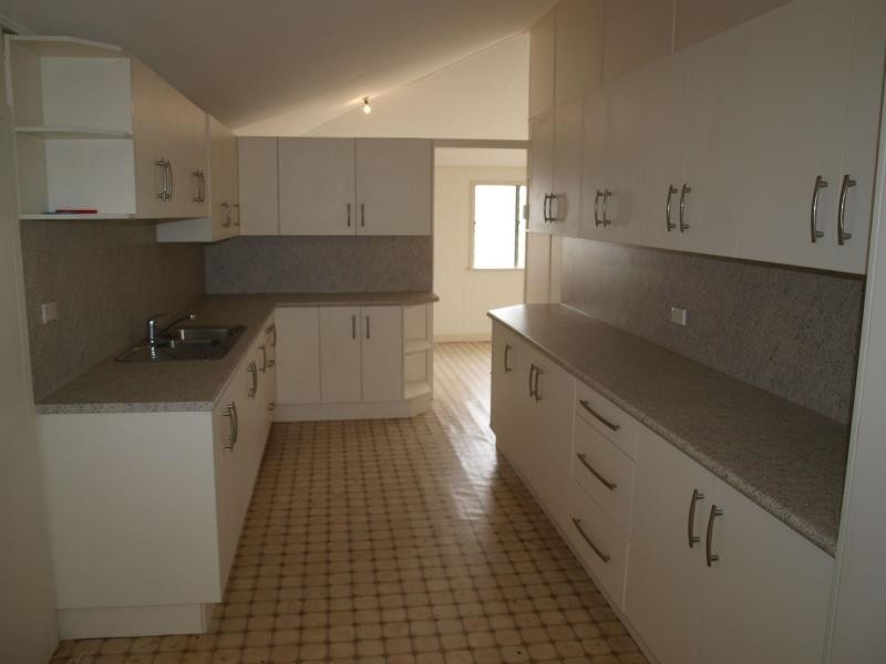 30 Roden Street, Keppel Sands QLD 4702
