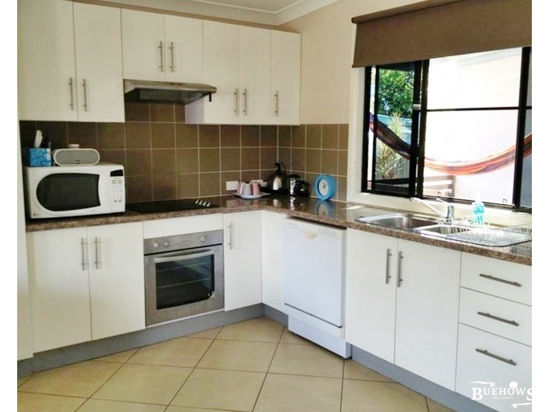 11 Dingwall Street, Keppel Sands QLD 4702