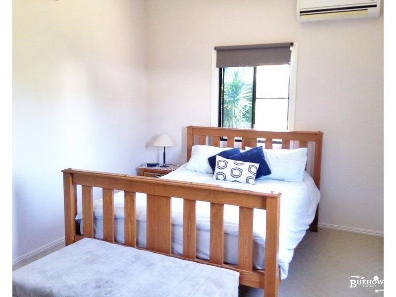 11 Dingwall Street, Keppel Sands QLD 4702