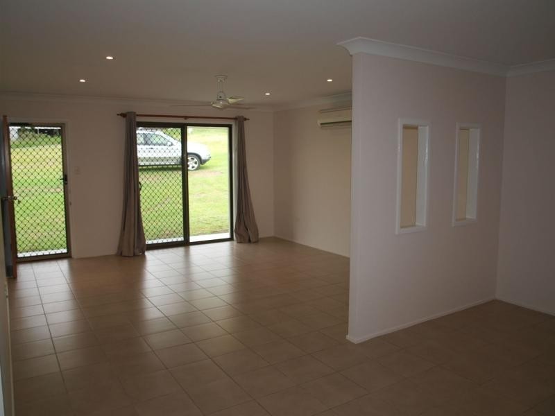 16 William Street, Emu Park QLD 4710