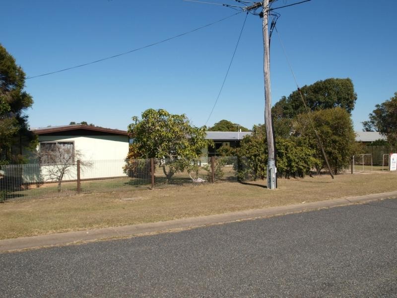 20 Crane Street, Emu Park QLD 4710