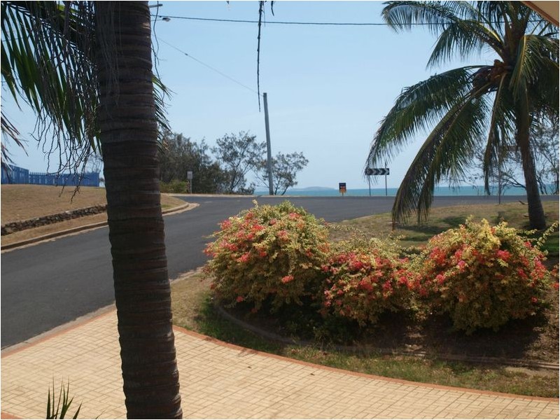 4 Thomas Street, Emu Park QLD 4710