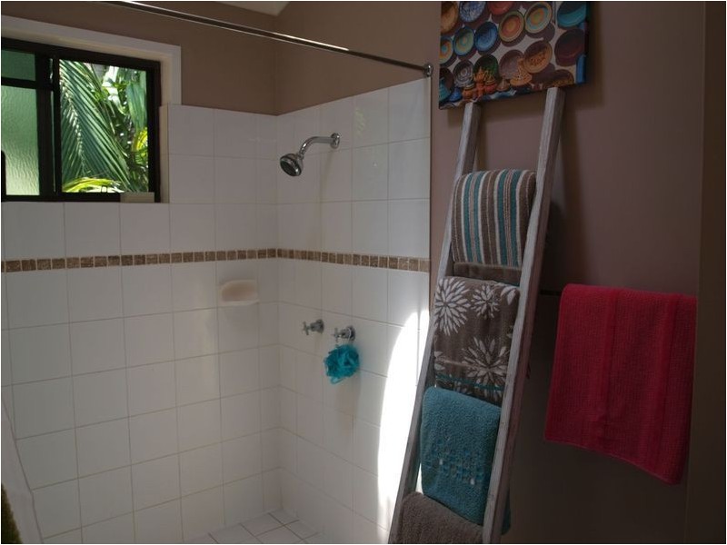 4 Thomas Street, Emu Park QLD 4710