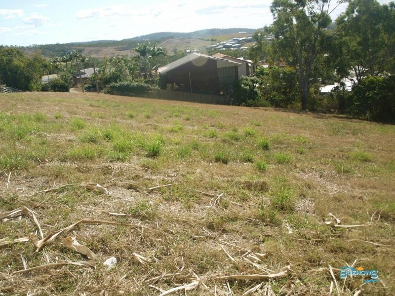 24 Bayview Drive, Lammermoor QLD 4703