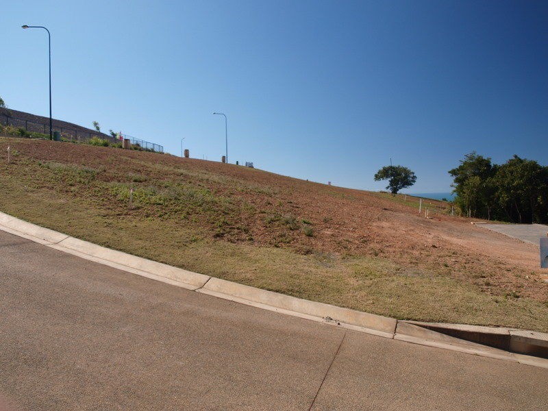 1/18 Gus Moore Street, Yeppoon QLD 4703