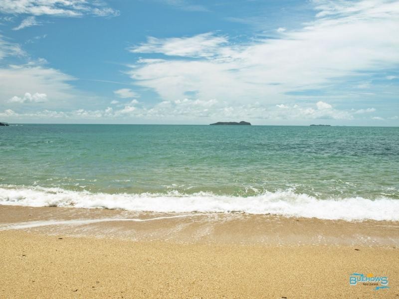 19 Alexander , Zilzie, Emu Park QLD 4710