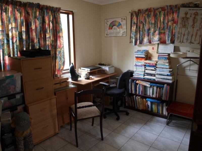 10 Crane Street, Emu Park QLD 4710