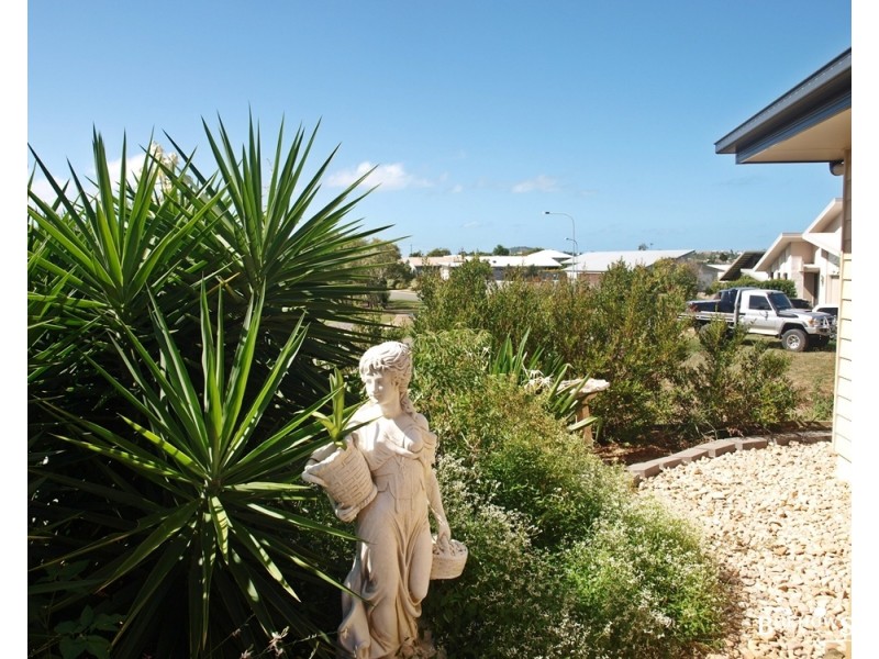 21 Cocoanut Point Dr, Zilzie QLD 4710