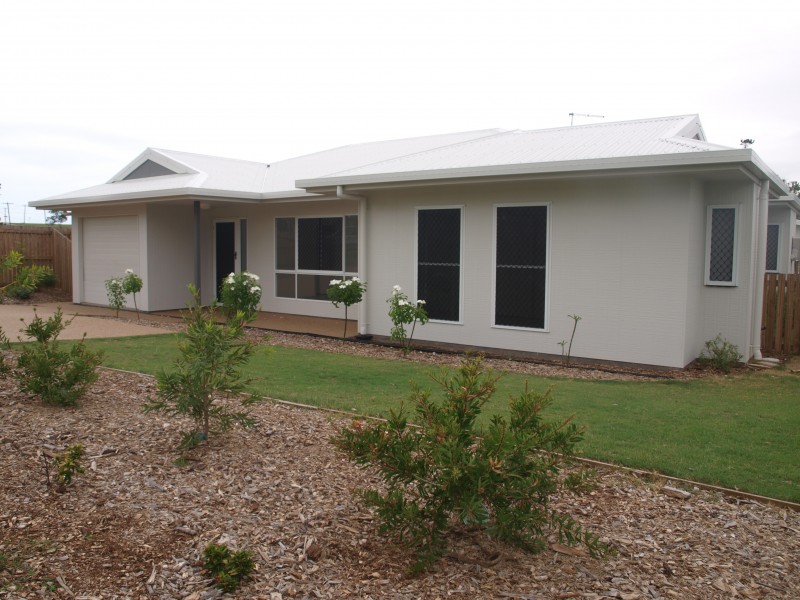 62 Hill Street, Emu Park QLD 4710