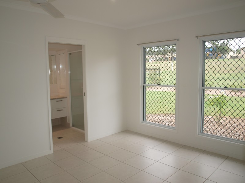 62 Hill Street, Emu Park QLD 4710