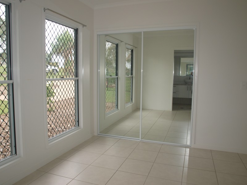 62 Hill Street, Emu Park QLD 4710