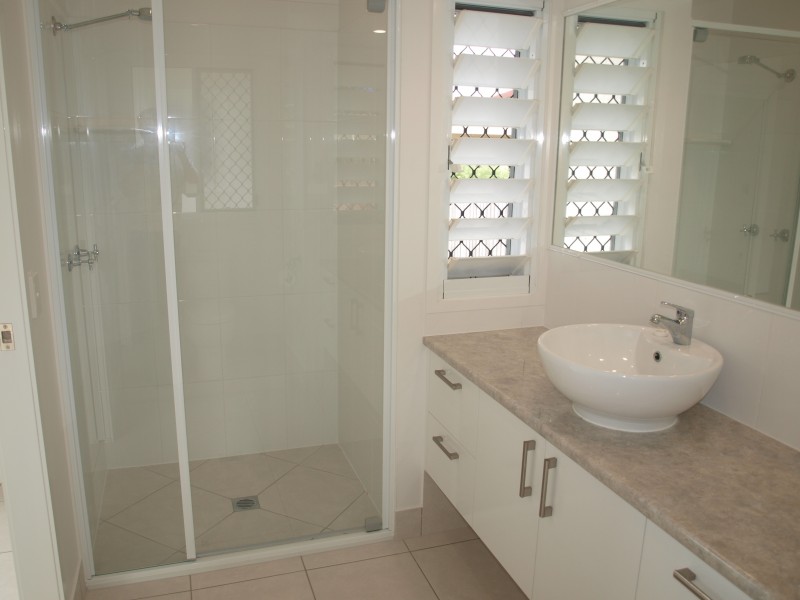 62 Hill Street, Emu Park QLD 4710