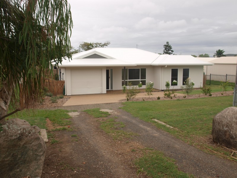 62 Hill Street, Emu Park QLD 4710