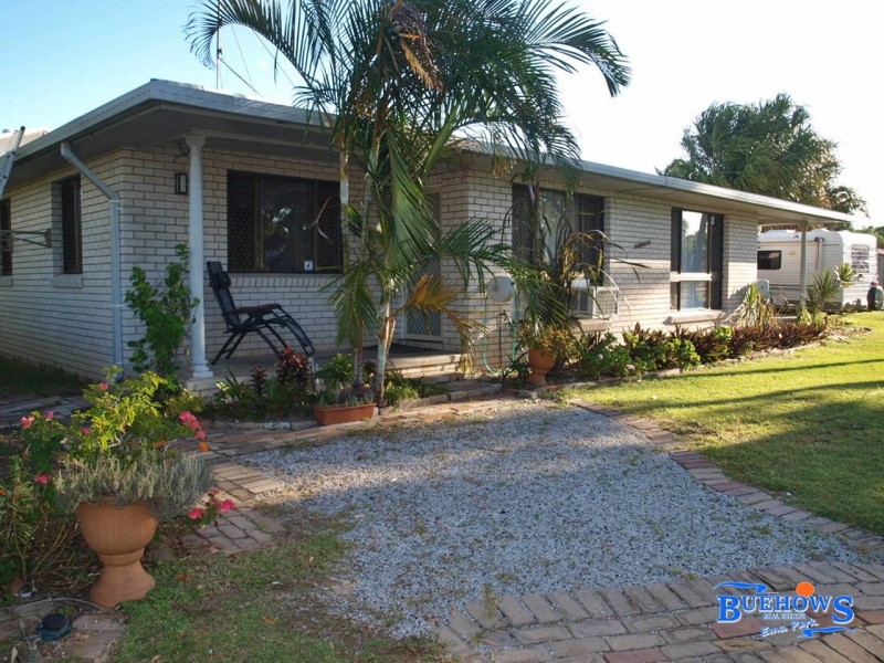 1/2 Anthea St, Kinka Beach QLD 4703
