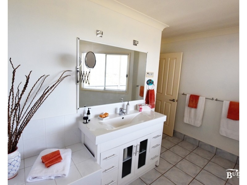 5C Clements St, Emu Park QLD 4710