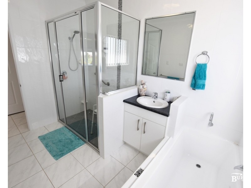 16 Trade Wind Dr, Tanby QLD 4703
