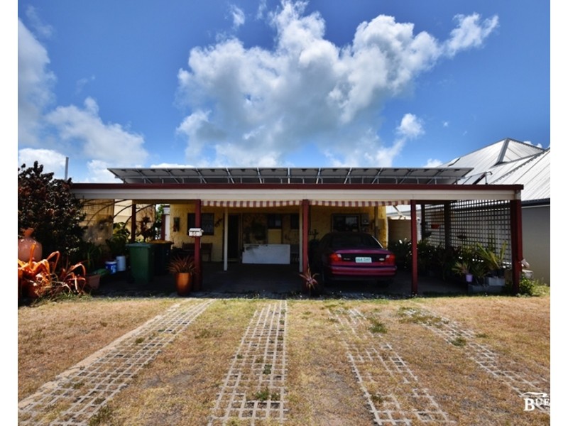 56 Bright St, Emu Park QLD 4710