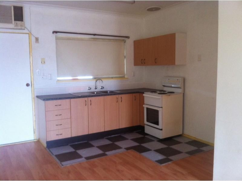 Unit 2/130 Macauley Street, Deniliquin NSW 2710